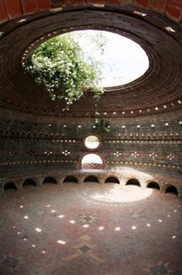 Nader Khalili, Round Homes, Super Adobe, Community Room, Dome Homes, Eco Homes, Earthship Home, Brick Construction, Meditation Rooms