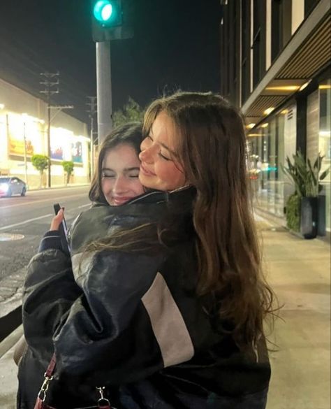 Tag the girl you can’t live without ✨ #bff #besties #lifeline #bffgoals #bestiesforlife #bestfriends Bff Icon, Sophia Birlem, Bff Goals, Tolu, Soulmate, Fanfiction, My Girl, Fort, Best Friends