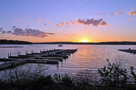 Lake Wallenpaupack Pennsylvania Mountains, Lake Wallenpaupack, Planning Trips, Dubai Skyscraper, Pocono Mountains, Lake Photography, Epic Photos, Appalachian Mountains, Beautiful Lakes