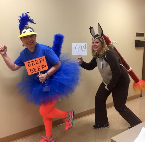 Roadrunner and Wile E coyote costumes Roadrunner And Coyote Costume, Road Runner And Coyote Costume, Diy Looney Tunes Costume, Wile E Coyote Costume, Road Runner Costume, Roadrunner Costume, Diy Halloween Couples Costumes, Coyote Costume, Trending Halloween Costumes