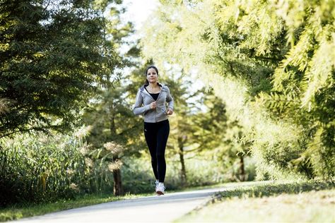 Woman Jogging, Running Half Marathons, Why I Run, I Love To Run, Women Health Care, Runners High, Fitness Trends, People Running, Half Marathon Training