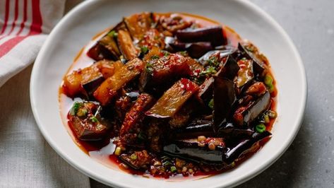 Yuxiang eggplant, also known as “fish fragrant eggplant” is a Chinese eggplant dish originating from the Sichuan province. Despite the name, the dish doesn’t contain any fish! Rumour has it, the dish was created by a Chinese housewife who repurposed some leftover sauce from a fish recipe to flavour a new eggplant dish. The flavour combination was so loved, the name stuck! Yuxiang Eggplant, Chinese Eggplant, Gardening Club, Sichuan Province, Club Activities, Eggplant Dishes, Fish Recipe, Eggplant Recipes, Deep Fried