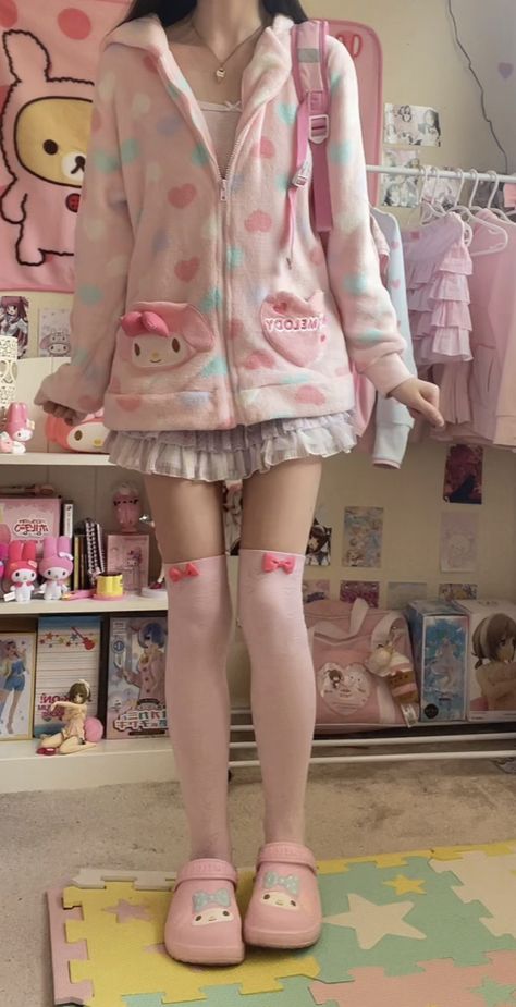 kawaii outfit cutecore kawaiikei gurokawaii gloomy bear sanrio strawberry hello kitty my melody strawberry core mother garden san x sonico kurousa shirousa sugarbunnies twin stars rilakkuma pompompurin fairykei jojifuku 🧁🎀🍓🍥🍡🍮🍰🐾🐬🩸 My Melody Outfit, Sanrio Outfits, Sanrio Clothes, Mother Garden, Shoe Hacks, Kawaii Outfit Ideas, My Future Husband, To My Future Husband, Hello Kitty Clothes