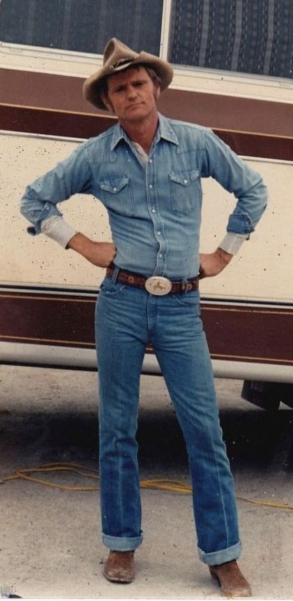 Men Fashion 70s, Western Outfit Men, Western Outfits Mens, Americana Fashion Men, Cowboy Wear, Wrong Generation, Jerry Reed, Mens Western Wear, Cowboy Jeans