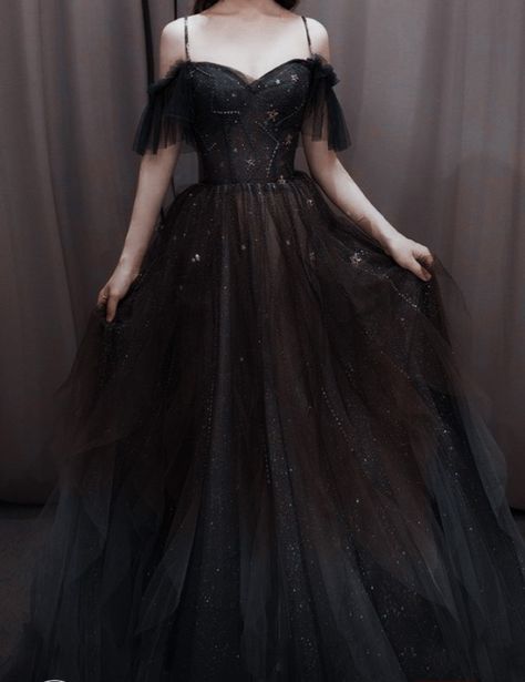 Dark Ball Dress, Green Gothic Prom Dress, Fancy Prom Dresses Black, Black Prom Dress A Line, Black Yule Ball Gown, Black Tulle Corset Dress, Gothic Gown Aesthetic, Fairy Black Dress, Reputation Prom Dress