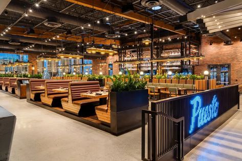 Brewery Decor Interior Design, Taproom Ideas, Mexico City Style, Brewery Interior, Brewery Decor, Bar Night Club, Mexican Restaurant Design, Restaurant Graphics, Gaming Arcade