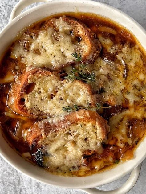 Instant Pot French Onion Soup, Vegetarian Dips, Vegan French Onion Soup, Best French Onion Soup, Classic French Onion Soup, French Onion Soup Recipe, Onion Soup Recipes, Beef Bone Broth, White Bean Soup