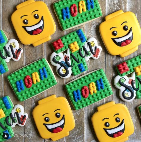 Lego Birthday Cookies Decorated, Lego Birthday Party Decorations Boys, Lego Cookies Ideas, Lego Themed Cookies, Lego Birthday Cupcakes, Lego Cookies Royal Icing, Lego Birthday Cookies, Lego Cupcakes For Boys, Lego Cookies Decorated