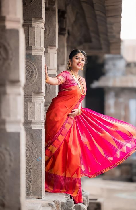 Preethi Sharma, Marathi Mulgi, Saree Ceremony, Saree Pose, 21st Birthday Girl, Saree Pallu, Indian Bride Photography Poses, Ethnic Beauty, Dancer Painting