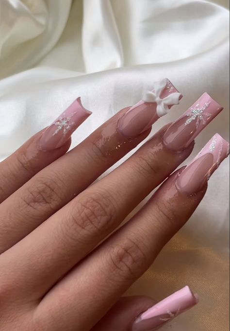 Nails Righnstones, Baby Pink Winter Nails, Christmas Nail Ideas Pink, Pink And White Aura Nails, Acrylic Nails Christmas Winter, January Acrylic Nail Ideas, Pink Christmas Acrylic Nails, Pink Christmas Nails Simple, Neopolitan Nails