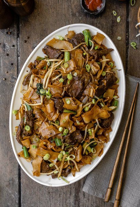 Vietnamese Flat Rice Noodles with Beef (Hu Tieu Ap Chao) - Balance With Jess Hu Tieu Recipe, Authentic Vietnamese Recipes, Stir Fry With Beef, Stir Fried Rice Noodles, Beef Rice Noodles, Vietnamese Dinner, Wide Rice Noodles, Hu Tieu, Beef Chow Fun