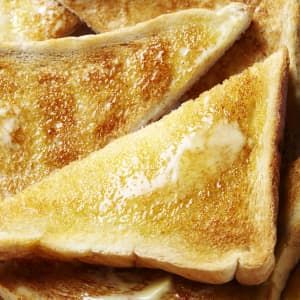 Why You Should Start Buttering Toast Before Putting It In The Oven Simple Food To Make, Buttery Toast, Toast Butter, Butter On Toast, Butter Toast, Buttered Toast, Toast In The Oven, Bread Toast, Simple Food