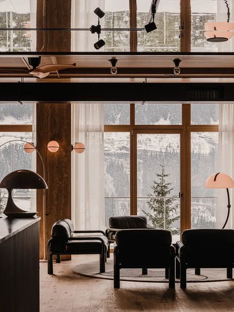 Photo gallery of the cōmodo in Bad Gastein, Austria - Design Hotels™ - Design Hotels™ Lodge Interiors, Mountain Interiors, Mountain Hotel, Terrazzo Floors, Natural Wood Flooring, Hotel Plan, Resort Design, Huge Windows, Hotel Interior Design