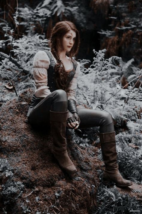 Medival Outfits Woman, Hansel And Gretel Movie, Medival Outfits Women, Elide Lochan, Oc Au, Medieval Girl, Fancy Aesthetic, Character Inspiration Girl, People References