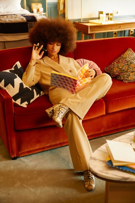 Marie Zannou : Inside her Parisian apartment | Vogue Paris 70s Fashion Editorial, Retro Photoshoot, Inspiration Photoshoot, Parisienne Style, Style Parisienne, Vintage Photoshoot, Jean Vintage, Shoot Inspiration, 70s Inspired