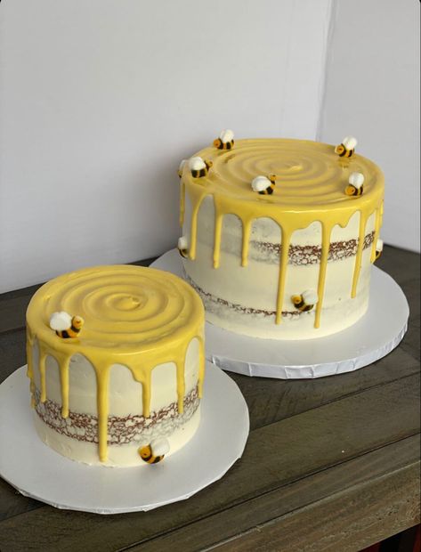 Bee Cakes, Cute Baking, Simple Birthday Cake, Pretty Birthday Cakes, Cute Birthday Cakes, Just Cakes, Cute Desserts, Pretty Cakes, Cute Cakes