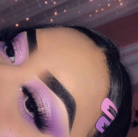 Teknik Makeup, Cut Crease Eye Makeup, Purple Makeup Looks, Make Up Designs, Drag Make-up, Mac Lipsticks, Purple Eye Makeup, Purple Makeup, Smink Inspiration