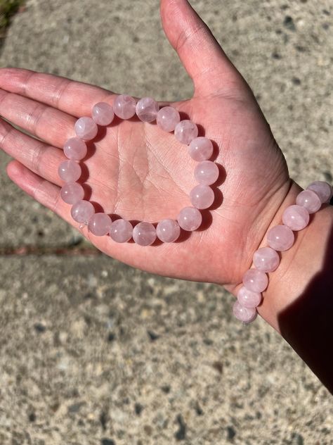 Rose Quartz Benefits, Love Quartz, Quartz Benefits, Rose Quartz Bracelet Beads, Libra And Taurus, Rose Quartz Bracelet, Bracelet Love, Rose Quartz Beads, Love Bracelet