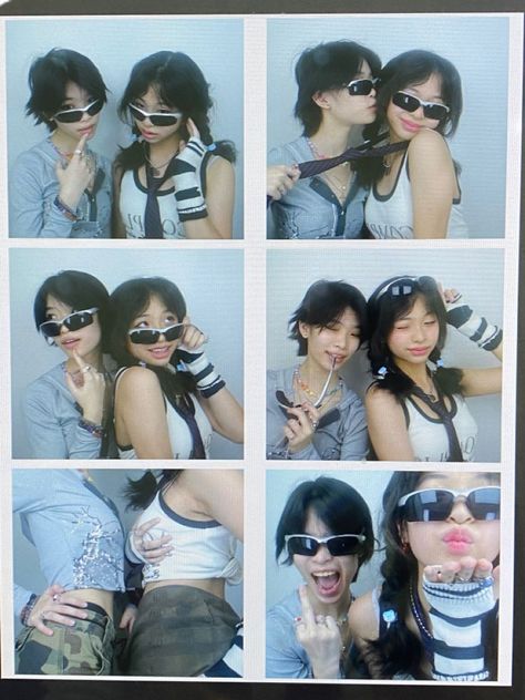 2 Friend Pose Reference, Y2k Poses 2 People, Y2k Outfits Glasses, Friend Photobooth Pictures, Funny Photobooth Poses, Photobooth Pics Friends, Photo Booth Duo Poses, Pose For Photobooth, Photo Poses For Friends Photoshoot Ideas