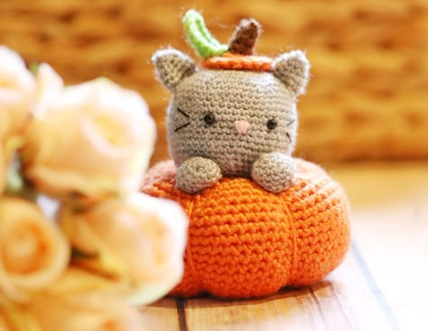 Giant Amigurumi, Colorful Amigurumi, Crochet Pour Halloween, Halloween Themes Decorations, Mini Amigurumi, Foundation Single Crochet, Pumpkin Cat, Crochet Pumpkin, Halloween Crochet