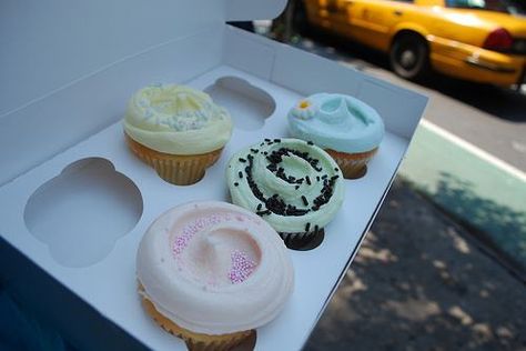 Omg #cupcakes #desserts #summer #food Cute Wishes, Desserts Summer, Cake Packaging, Cupcake Boxes, Summer Food, Box Cake, Food Presentation, Summer Desserts, Mini Cupcakes