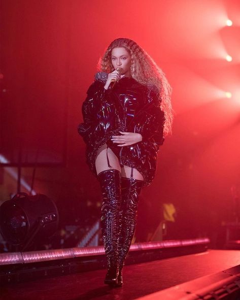 Beyonce Coachella Outfit, Beyoncé Style, Beyonce 2013, Beyonce Performance, Queen Beyonce, Beyonce Coachella, Coachella 2018, Famke Janssen, Blue Ivy Carter