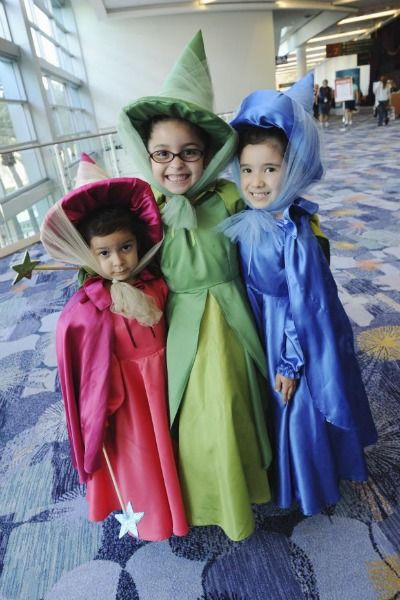 DIY Disney Costumes For Girls Of All Ages! | Desert Chica Disney Costumes For Girls, Diy Fantasia, Disney Costumes Diy, Sleeping Beauty Fairies, Cosplay Disney, Diy Disney, Creative Costumes, Disney Cosplay, Costumes Ideas