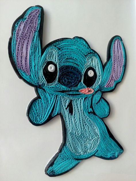 Disney Paper Quilling - Stich #quilling #Stich #Lilo&Stich #artwork #diy Quilling Disney, Mum Diy, Quiling Paper Art, Quilling Patterns Tutorials, Disney Character Makeup, Quilling Inspiration, Artwork Diy, Quilling Animals, Desain Quilling