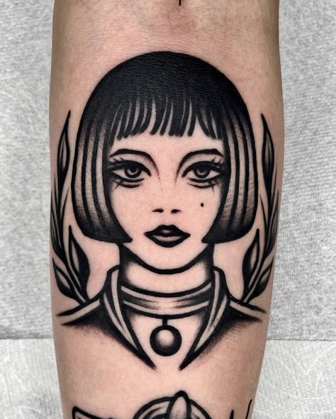 Cyberciligism Tattoo, Traditional Tattoo Girls, Ocean Sleeve Tattoos, Traditional Tattoo Woman, Mujeres Tattoo, Traditional Tattoo Flash Art, Girl Face Tattoo, Female Face Drawing, Doll Tattoo