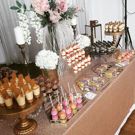 Uzma Eajaz on Instagram: “Dessert table setup 😍 #desserttable #desserts #love #dessertsofinstagram #dessertshots #cakepops #cakesicles #cakedecorating…” Ramadan Dessert Table, Brownies Dessert Table, Unique Dessert Table Ideas, Acrylic Dessert Table Display, Pastry Table Ideas Desserts, Desert Table Setup Ideas, Filipino Dessert Table, Treat Table Set Up, Dessert Table Set Up Display