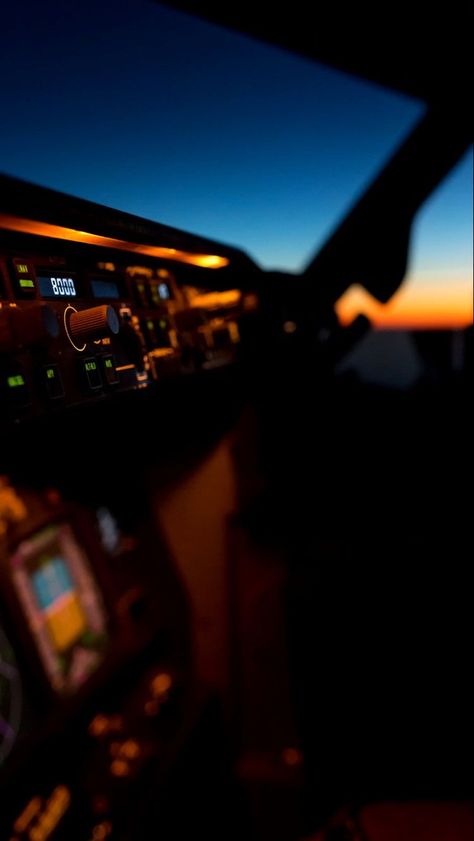 Cockpit Wallpaper, Iphone Wallpaper Airplane, Airplane Cockpit, Plane Wallpaper, Plane Photography, Airplane Wallpaper, Pilots Aviation, Airplane Photography, Airplane Pilot