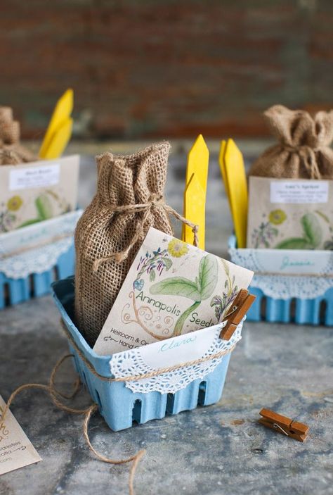 Earth Day Craft, Craft Spring, Garden Party Favors, Seed Kit, Earth Day Crafts, Seed Packaging, Earth Day Activities, Berry Baskets, בר מצווה