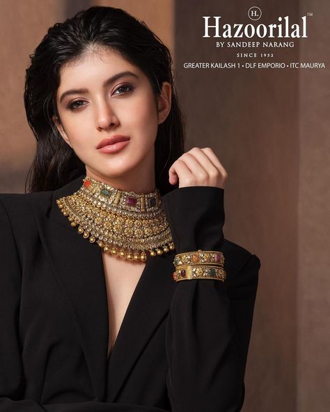 Hazoorilal Jewellers Polki, Hazoorilal Jewellers, Shanaya Kapoor, Diamond Jewellery Designs, Jewellery Shoot, Greek Beauty, Kundan Jewellery Bridal, Jewelry Product Shots, Bridal Necklace Designs