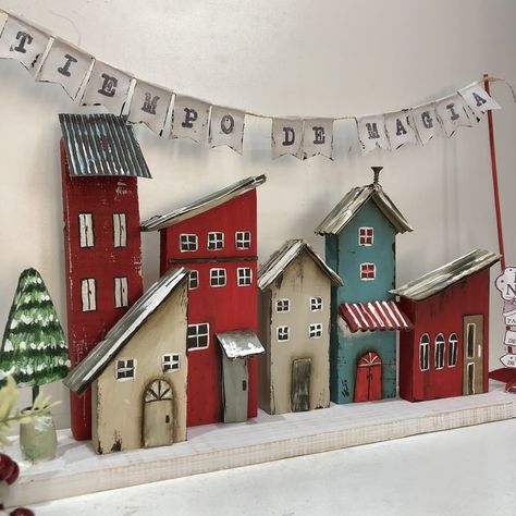 Wooden Christmas Houses, Wooden House Decoration, Bird Houses Ideas Diy, Scrap Wood Crafts, Small Wooden House, Diy Christmas Village, Wood Houses, Wood Block Crafts, Pottery Houses