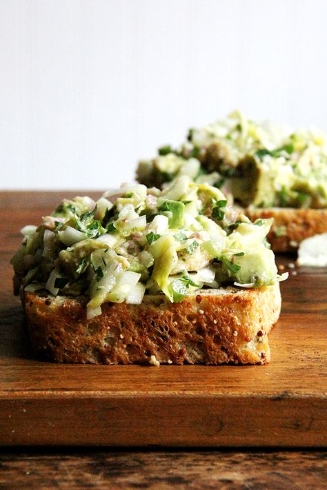 avocado and smoked trout salad toasts Canned Fish Recipes, Smoked Trout Recipe, Smoked Trout Salad, Seafood Pizza, Canned Fish, Trout Recipes, Smoked Trout, Toast Recipes, Avocado Salad