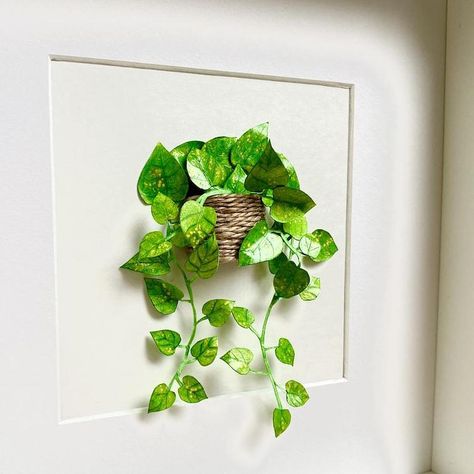 Handmade Paper Plants Look Just Like Real Botanicals in Miniature Marble Queen Pothos, Paper Plants, Cool Paper Crafts, Botanical Artwork, Miniature Plants, Mini Plants, Plant Lover Gift, Deco Floral, Christmas Mom