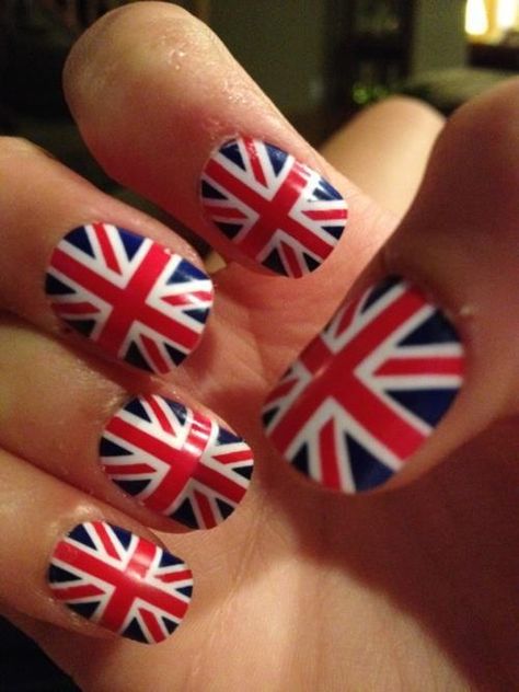 Union Jack nails :) British Flag Nails, Union Jack Nails, Flag Nails, Uk Nails, British Things, Super Cute Nails, Uk Flag, British Invasion, Flag Art