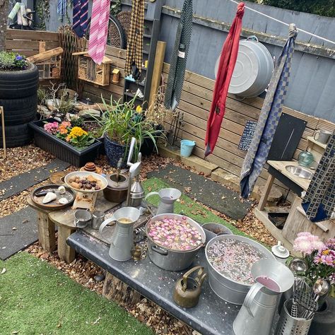 Outdoor Kindergarten, Outside Playground, Eyfs Outdoor Area, Tableware Ideas, Coastal Plants, Mud Kitchens, Outdoor Play Space, Outdoor Learning Spaces, Styling Home