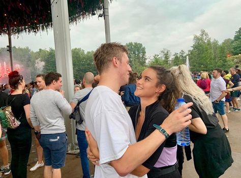 Harry Lewis and Katie Leach at Tomorrowland 2019 Harry Lewis And Katie Leach, W2s Girlfriend, Harry Girlfriend, Slug Eyebrows, Sidemen Members, Harry Lewis, I Have A Boyfriend, British Boys, Best Youtubers