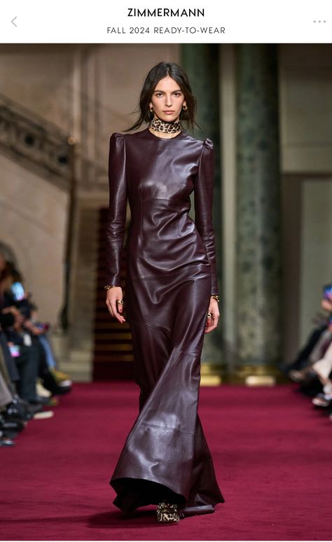 Leather Couture, Fall Winter Fashion Trends, Sophisticated Outfits, Fall 24, Fashion Trends Winter, Runway Trends, Estilo Chic, Leather Dresses, Leather Dress