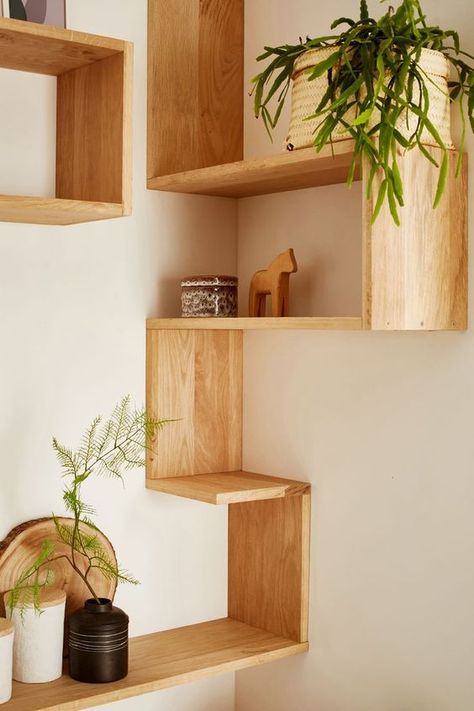 diy corner shelf unit Diy Corner Shelves, Diy Corner Shelf, Corner Shelf Ideas, Corner Shelf Design, Corner Shelf Unit, Corner Wall Shelves, Modern Wall Shelf, Regal Design, Corner Decor