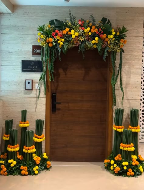 Jasmine Flower Decor, Door Entrance Decor Wedding, Wedding Main Gate Decoration, Seeru Thattu Decoration, Real Flower Decoration For Ganpati, Main Door Flower Decoration, Wedding Entry Gate Decoration, Haldi Entrance Decor, Flower Decoration For Pooja