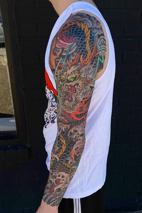 Dragon Tattoo Full Sleeve, Traditional Tattoo Arm, Dragon Koi Tattoo Design, Traditional Japanese Tattoo Sleeve, Japanese Irezumi, Mangas Tattoo, Japanese Tattoos For Men, Tiger Tattoo Sleeve, Dragon Japanese