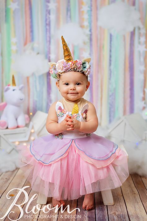 Pre Birthday Photoshoot, Unicorn Cake Smash, Tarpaulin Design, Birthday Photoshoot Ideas, Baby Birthday Photoshoot, Ballet Recital, Unicorn Fashion, Home Studio Photography, Toddler Tutu