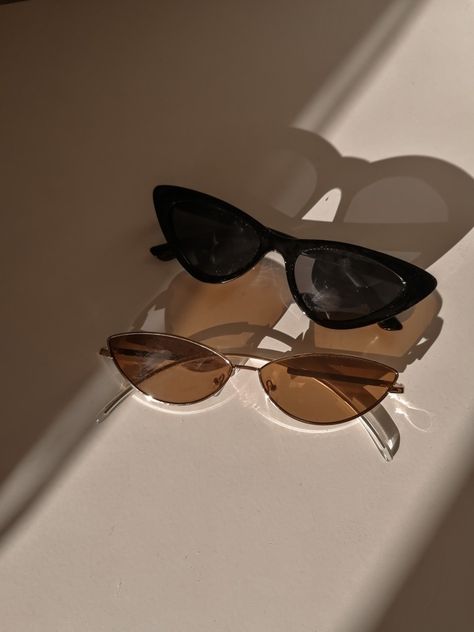 Aesthetic Sun Glasses, Vintage Sunglasses Aesthetic, Brown Sunglasses Aesthetic, Graduation Sunglasses, Funky Glasses, Brown Sunglasses, Beige Aesthetic, Trending Sunglasses, Brown Aesthetic