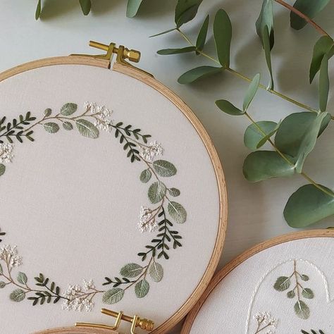 Embroidery Vines Tutorial, Best Friends Embroidery, Embroidery Wreath, Friends Embroidery, Lavender Embroidery, Free Embroidery Patterns, Embroidery Wedding, Embroidery Flowers Pattern, Embroidery Patterns Free