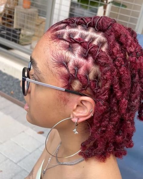 Twist Loc Styles, Short Dreadlocks Styles, Short Locs Hairstyles, Do Something Different, Faux Locs Hairstyles, Dreadlock Style, Dreadlock Styles, Dyed Hair Inspiration, Dreads Styles