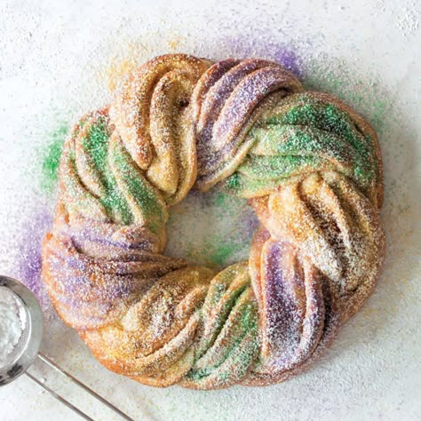 “Last Minute” King Cake - Louisiana Cookin Mardi Gras King Cake Recipe, Mardi Gras Desserts, Mardi Gras Recipes, King Cake Recipe, Louisiana Cooking, King Cakes, Mardi Gras King Cake, Mardi Gras Food, King Cake