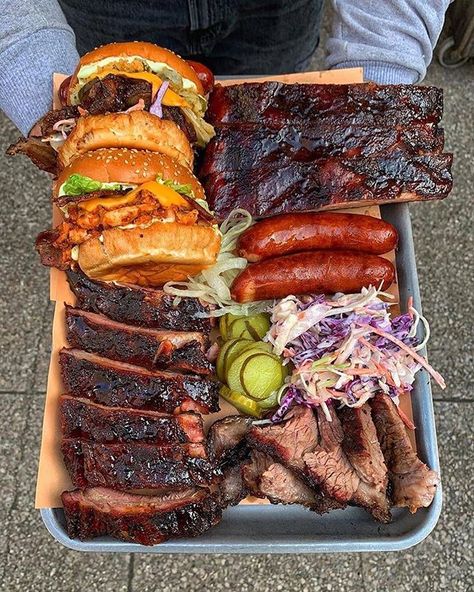 To the Foodies on Instagram: “BBQ Ribs or BBQ Burgers?👇| Double Tap if you love this😍 | Follow @tothefoodiess | 📸 Credit: @reddogsaloon” Bbq Platter, Soul Food Dinner, State Foods, Food Goals, Food Platters, Bbq Recipes, Food Obsession, Pretty Food, Food Cravings