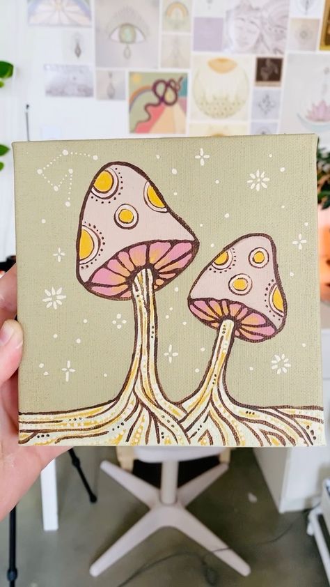 Mushroom Aesthetic Painting, Mini Mushroom Painting, Simple Mushroom Painting Ideas, Mushroom Canvas, Mushroom Painting Easy, Simple Mushroom Painting, Easy Mushroom Painting, Painted Mushrooms, Mushroom Painting Ideas